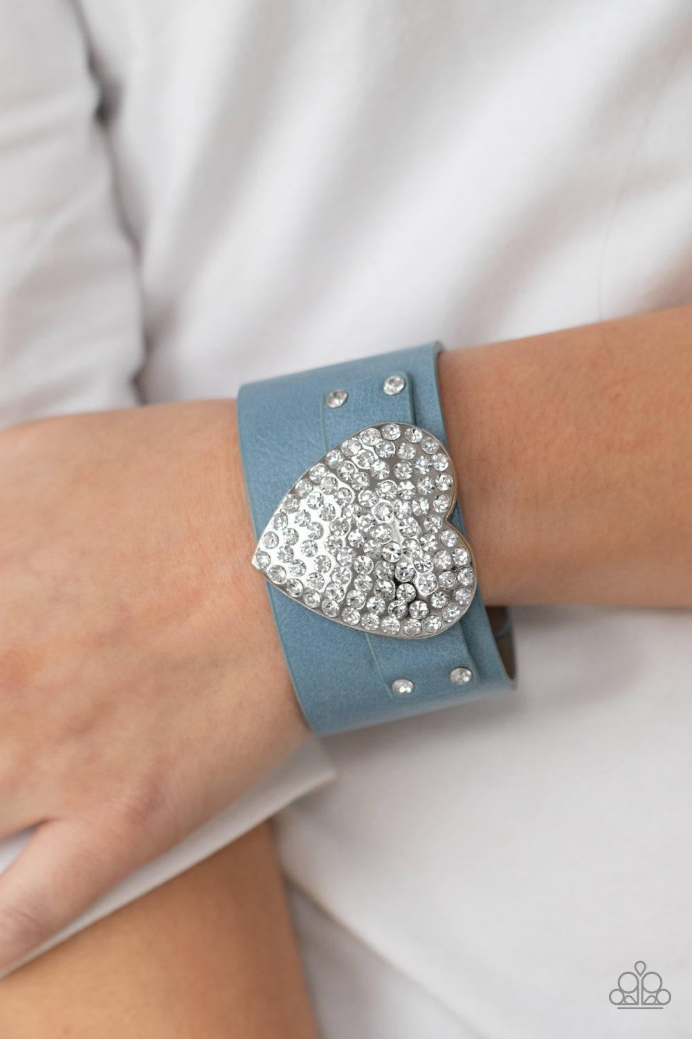 Flauntable Flirt - Blue Bracelet - Paparazzi Accessories – Bedazzle Me  Pretty Mobile Fashion Boutique