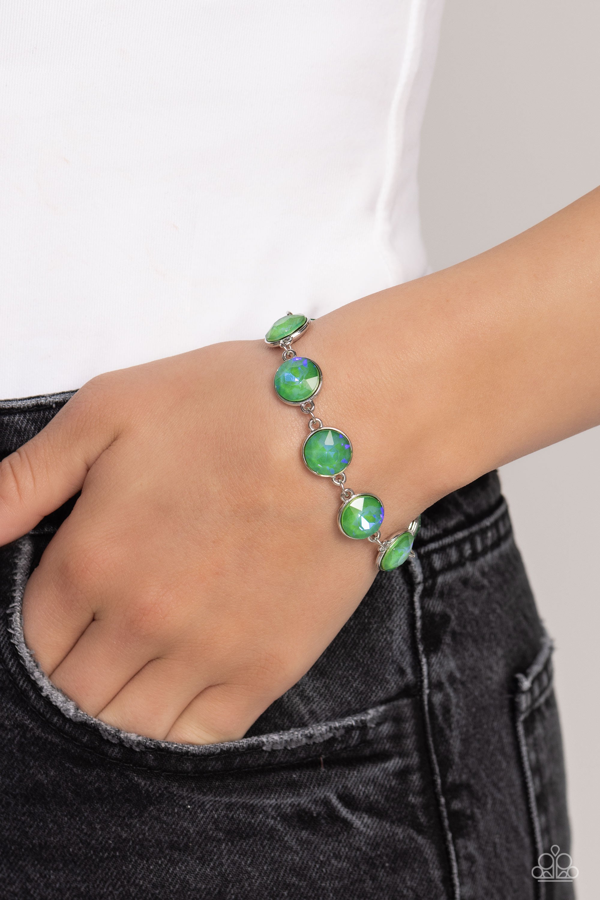 Paparazzi Bracelets - Paparazzi Divinely Divine Sage Green Bracelet | CarasShop