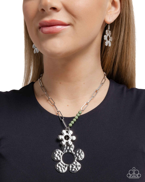 Seeing FLORAL - Green Necklace - Paparazzi Accessories