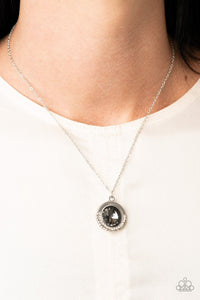 trademark-twinkle-silver-necklace-paparazzi-accessories