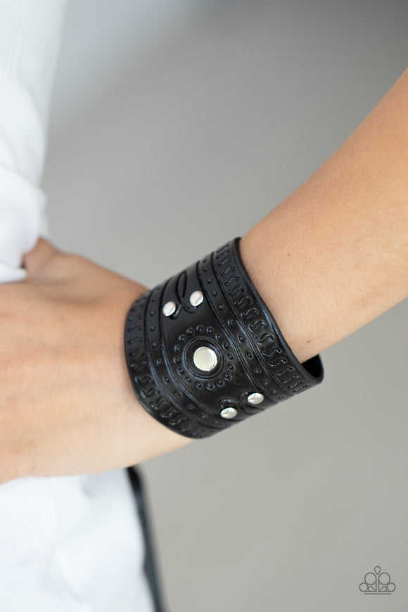 DAISY Little Thing - Black Bracelet - Paparazzi Accessories – Bedazzle Me  Pretty Mobile Fashion Boutique